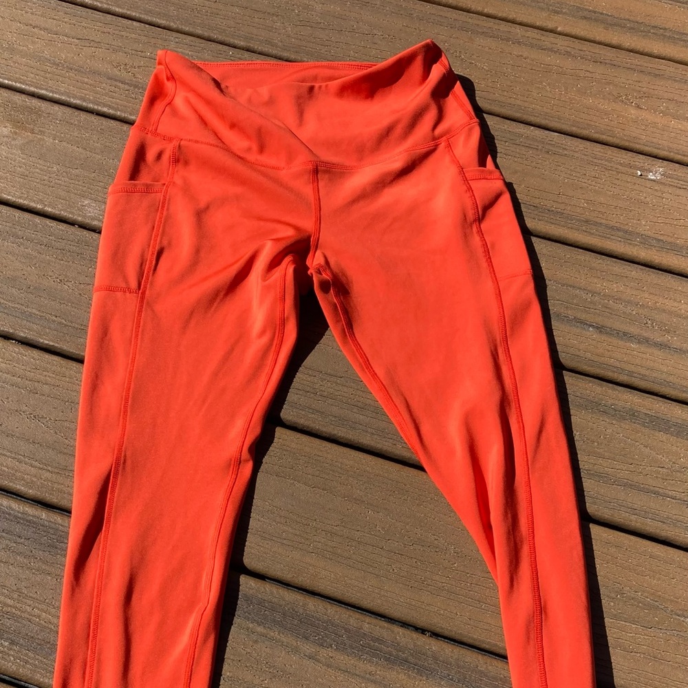RED LEGGINGS WITH POCKETS